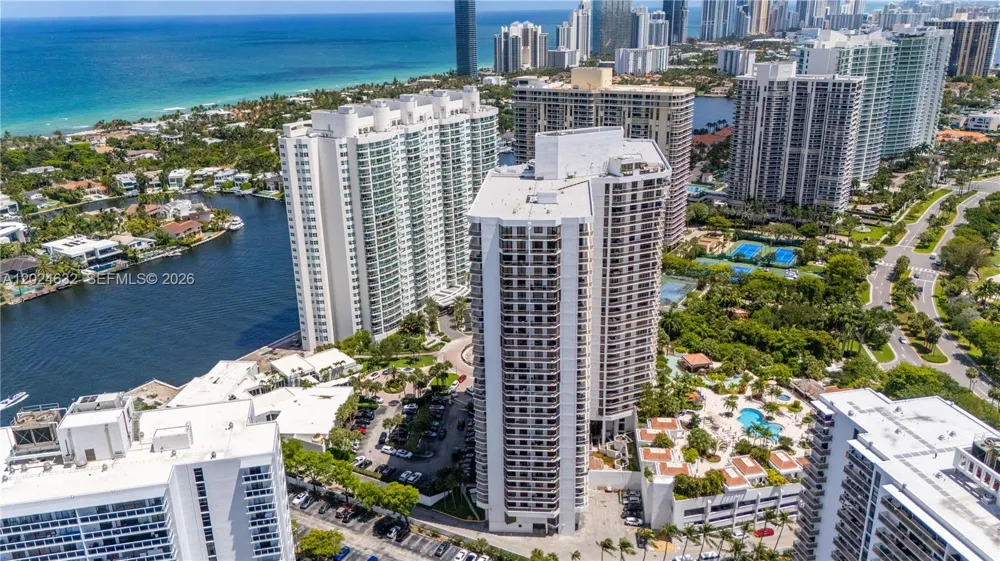 20281 E Country Club Dr #510 Aventura, FL 33180