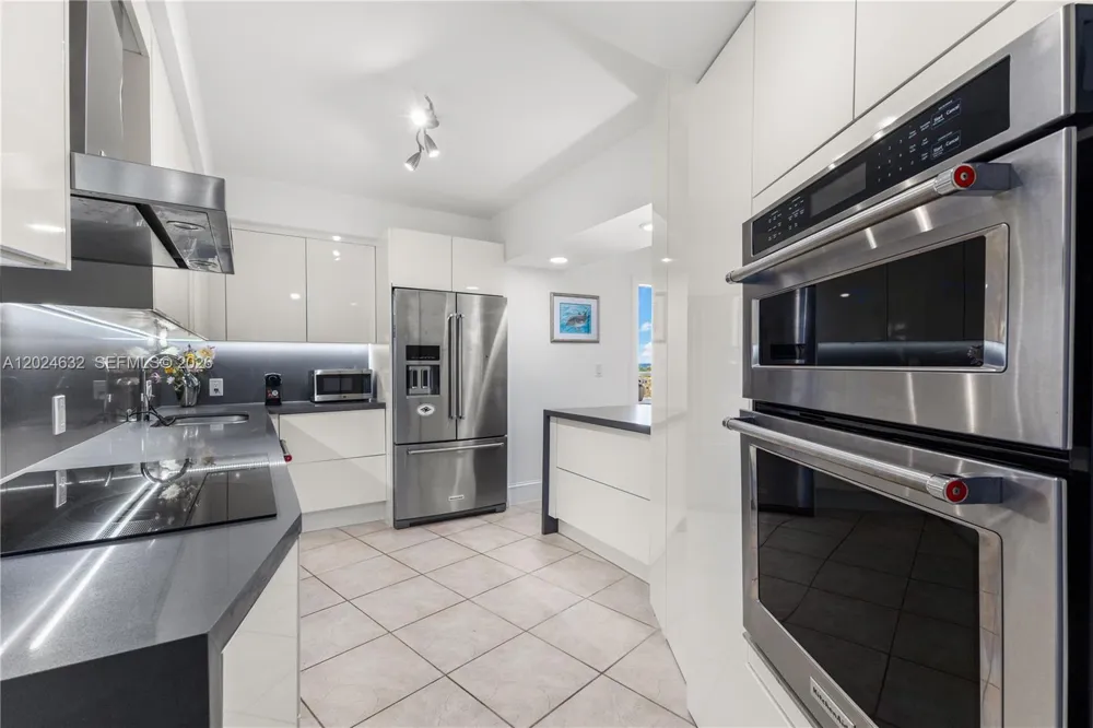 20281 E Country Club Dr #510 Aventura, FL 33180
