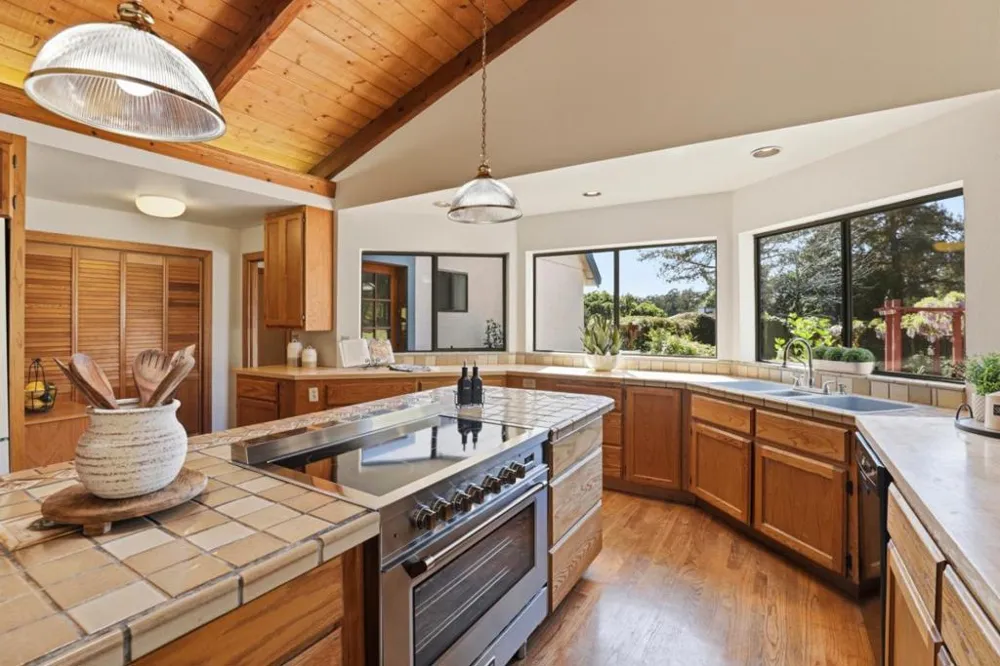 215 Chateau Drive Aromas, CA 95004