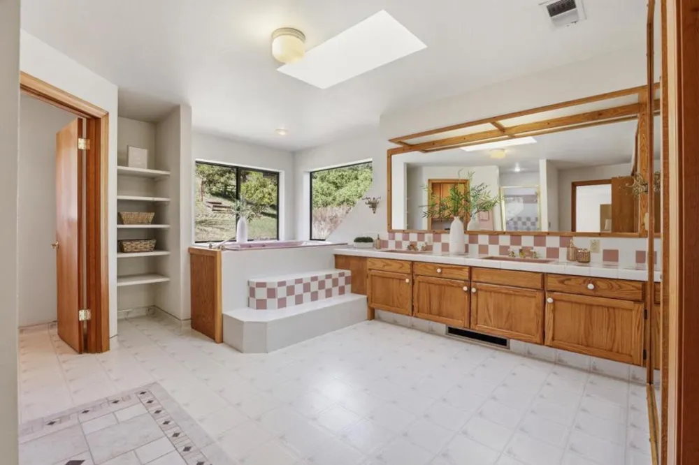 215 Chateau Drive Aromas, CA 95004