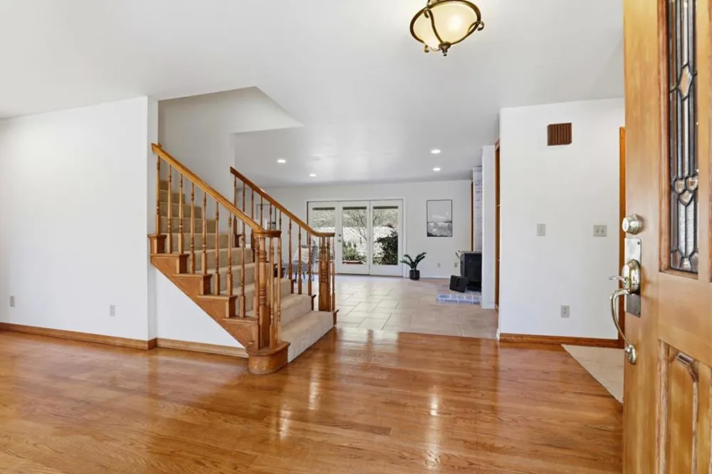 215 Chateau Drive Aromas, CA 95004