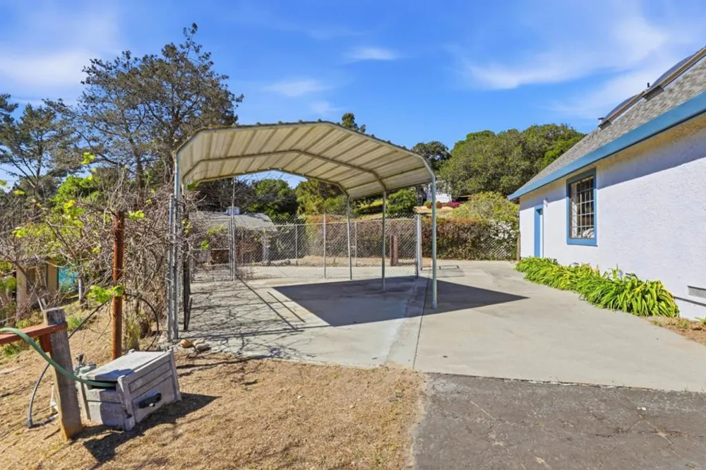 215 Chateau Drive Aromas, CA 95004