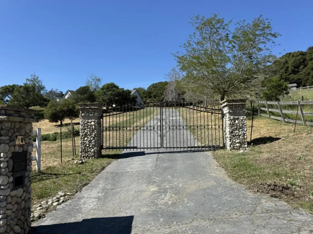 215 Chateau Drive Aromas, CA 95004