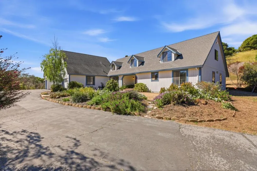 215 Chateau Drive Aromas, CA 95004