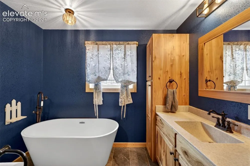 3069 Sangre Drive Westcliffe, CO 81252