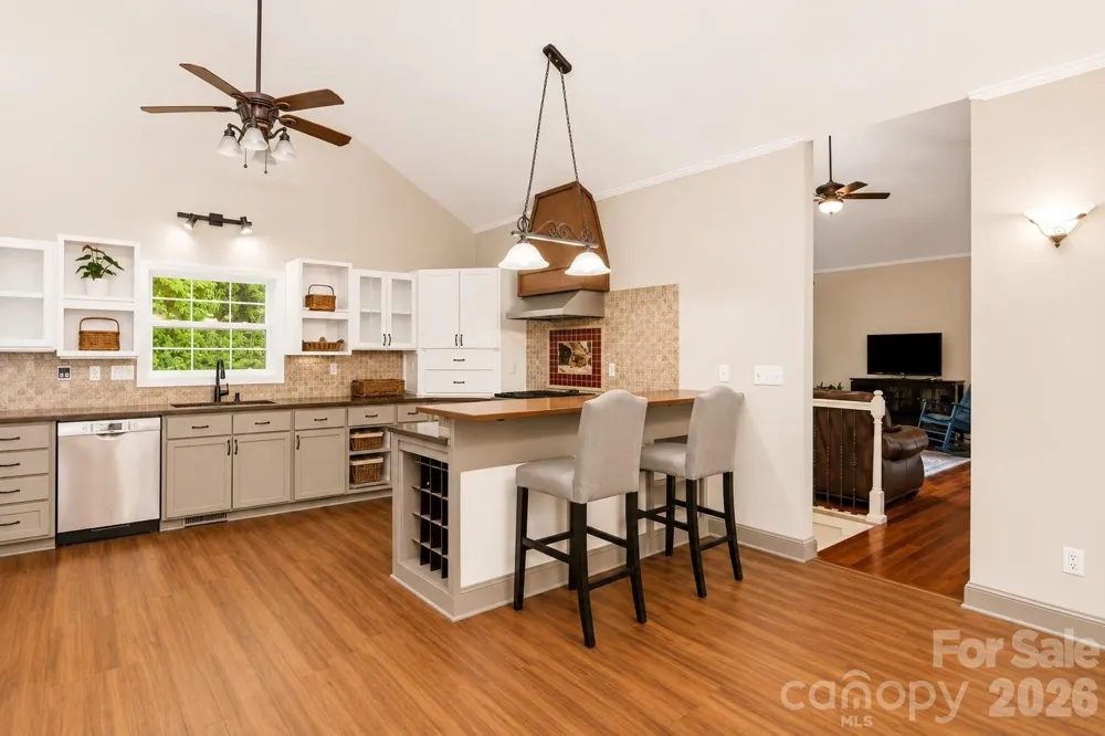 60 Hawks Pointe Lane Weaverville, NC 28787