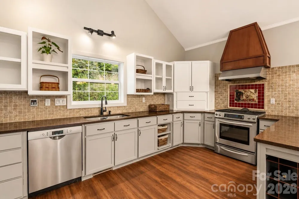 60 Hawks Pointe Lane Weaverville, NC 28787