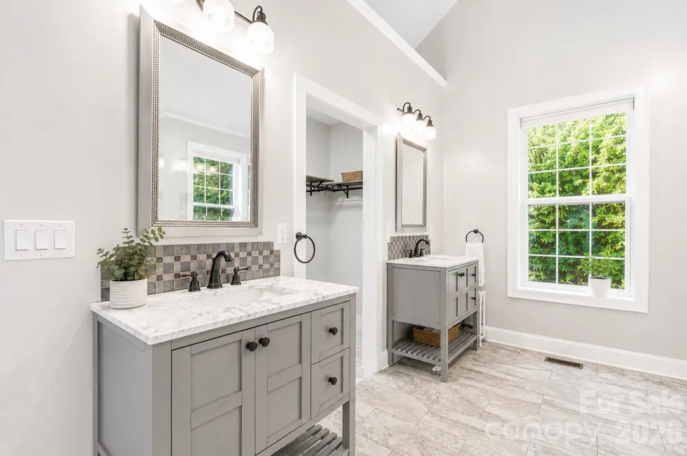 60 Hawks Pointe Lane Weaverville, NC 28787