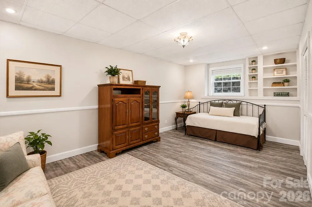 60 Hawks Pointe Lane Weaverville, NC 28787