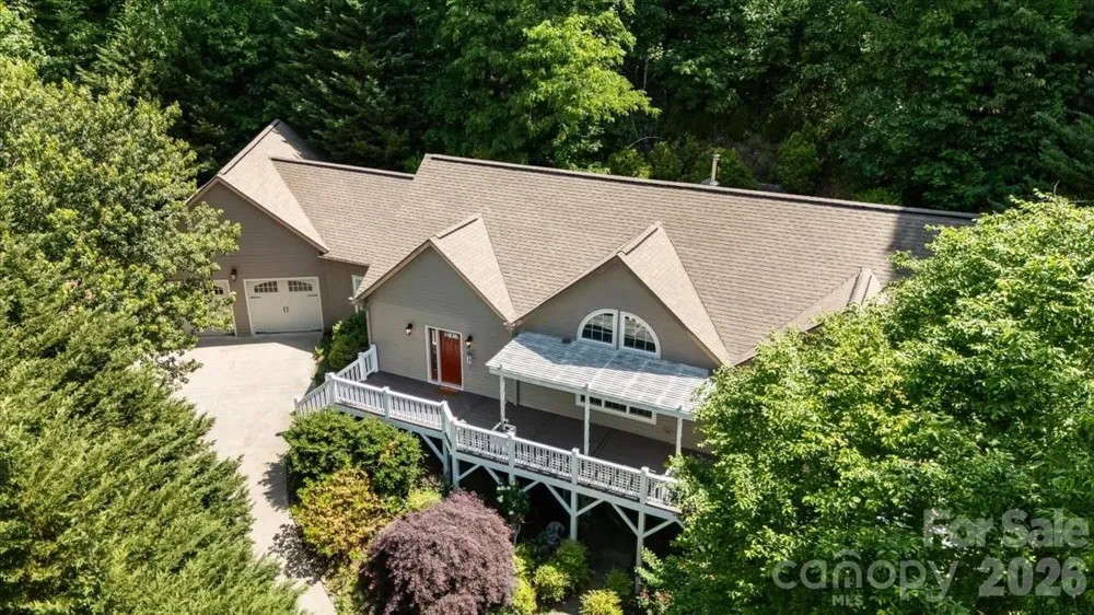 60 Hawks Pointe Lane Weaverville, NC 28787