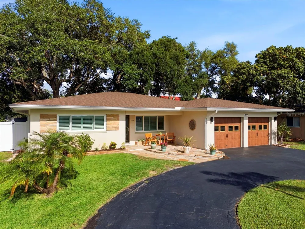 1727 CYPRESS AVENUE Belleair, FL 33756