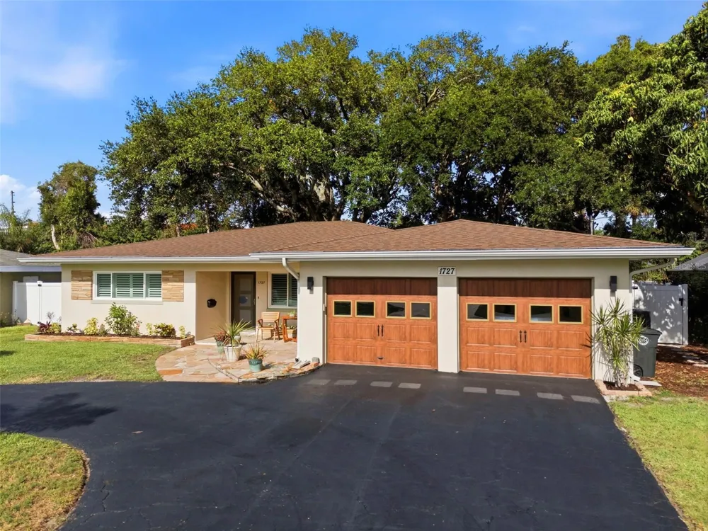 1727 CYPRESS AVENUE Belleair, FL 33756