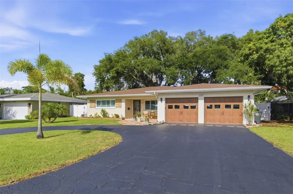 1727 CYPRESS AVENUE Belleair, FL 33756