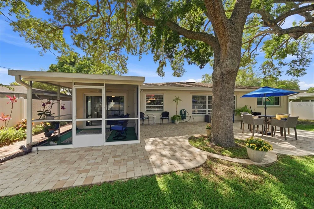 1727 CYPRESS AVENUE Belleair, FL 33756