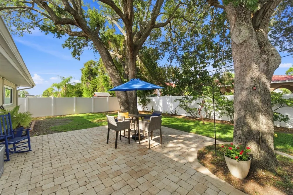 1727 CYPRESS AVENUE Belleair, FL 33756