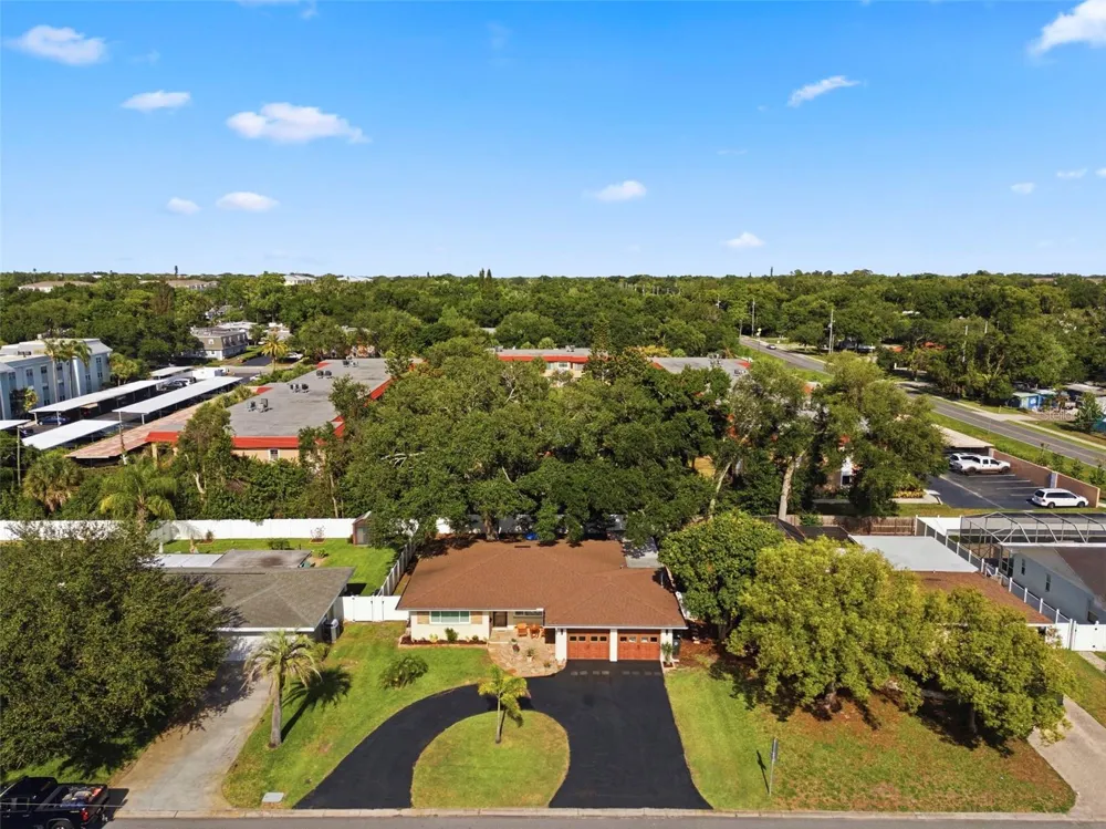 1727 CYPRESS AVENUE Belleair, FL 33756