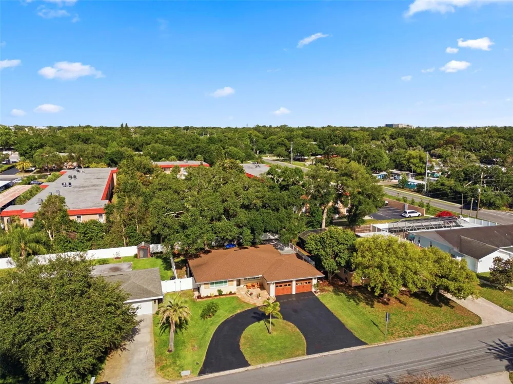 1727 CYPRESS AVENUE Belleair, FL 33756