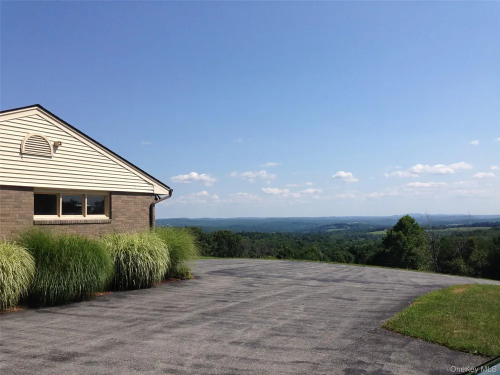 68-78 Ridge Road Clinton Corners, NY 12514