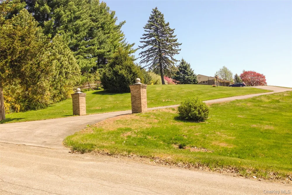 68-78 Ridge Road Clinton Corners, NY 12514