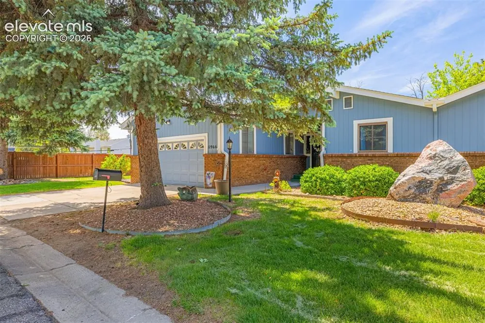 11966 E Maple Avenue Aurora, CO 80012