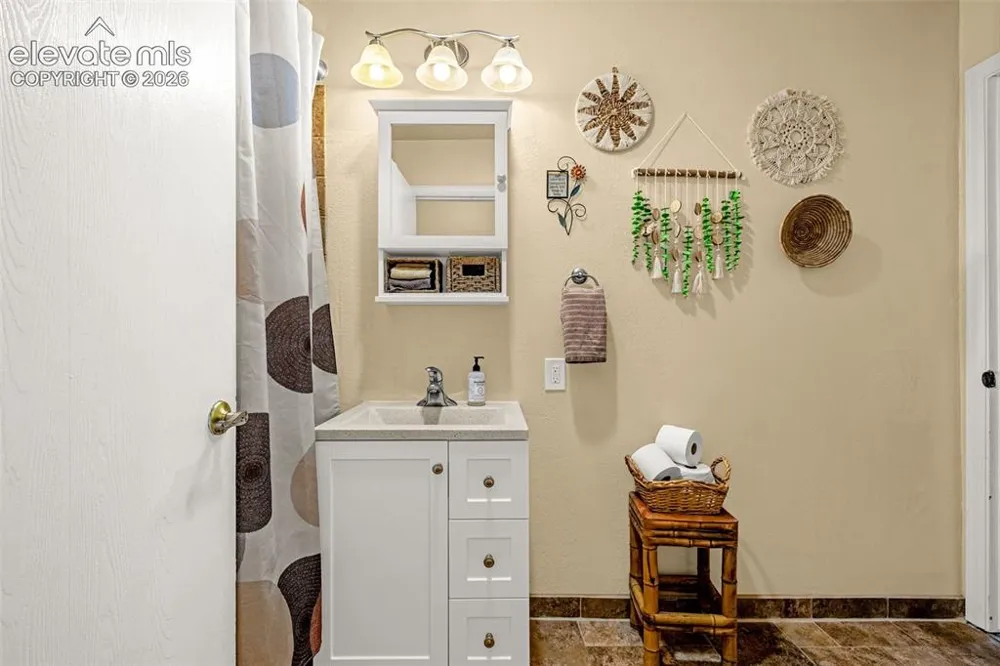 11966 E Maple Avenue Aurora, CO 80012