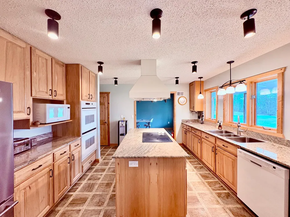 11777 State Highway 11 SE Baudette, MN 56623