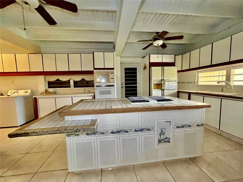 Urb. Naranjo Valley #45 Fajardo, PR 00738