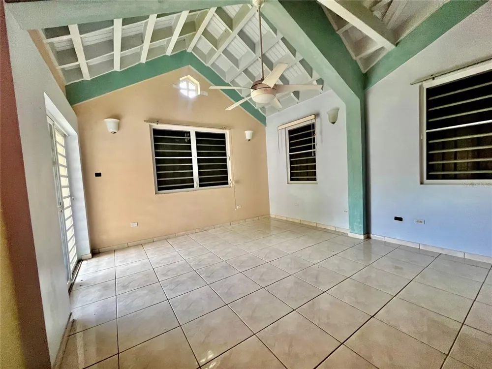 Urb. Naranjo Valley #45 Fajardo, PR 00738