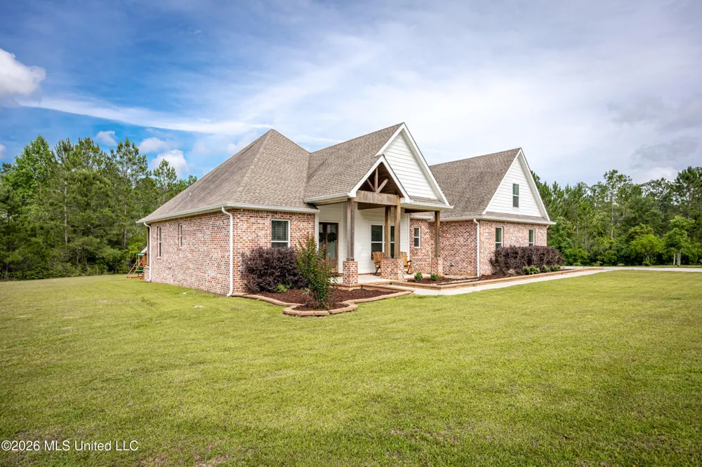 24020 Captain's Court Saucier, MS 39574