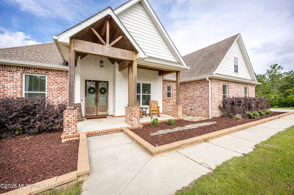 24020 Captain's Court Saucier, MS 39574