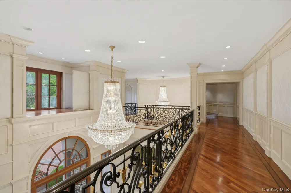 1 Applewood Estate Upper Brookville, NY 11545