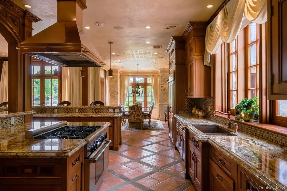 1 Applewood Estate Upper Brookville, NY 11545