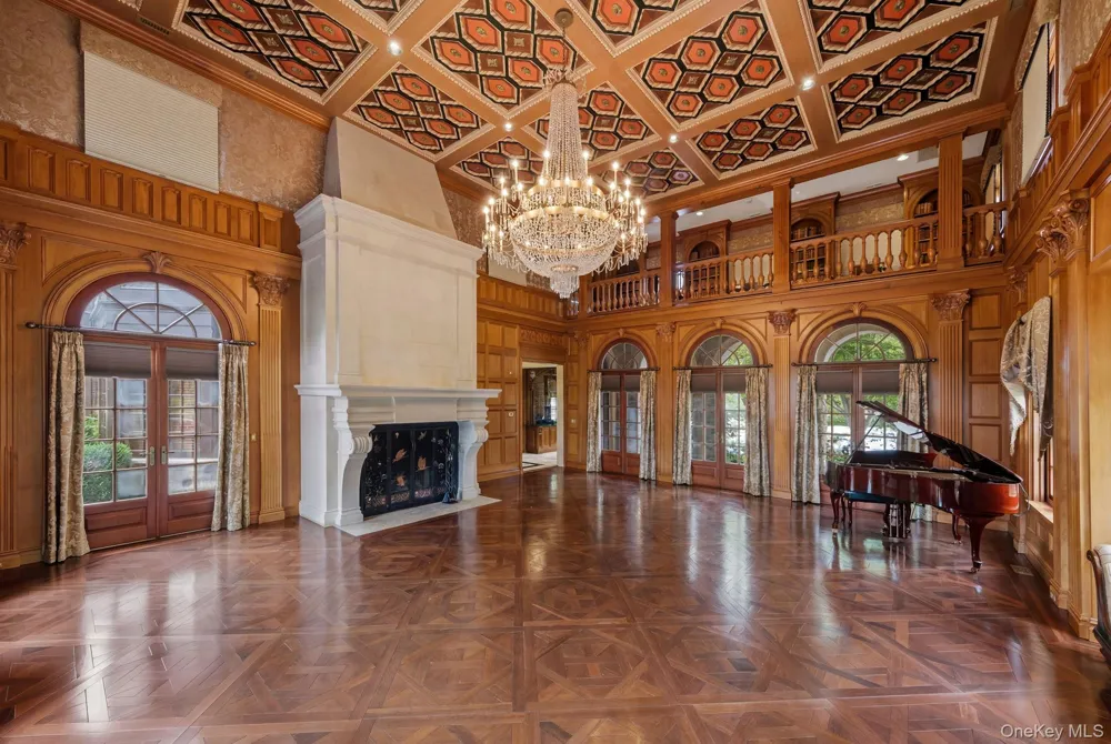 1 Applewood Estate Upper Brookville, NY 11545