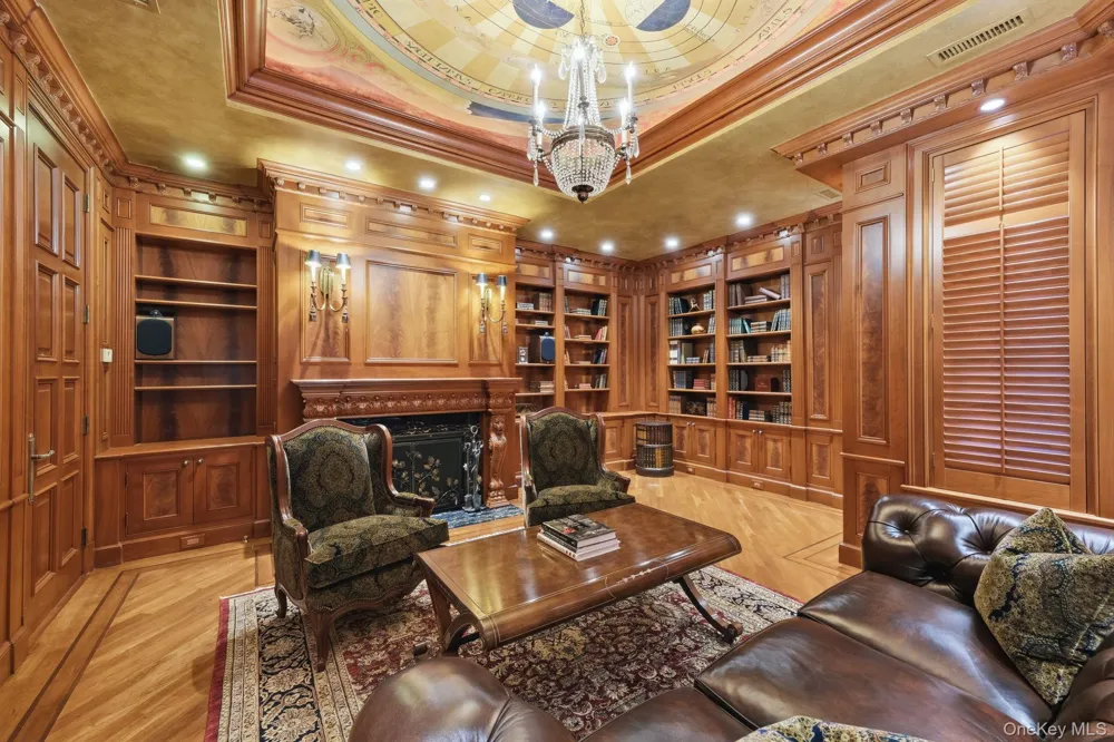 1 Applewood Estate Upper Brookville, NY 11545