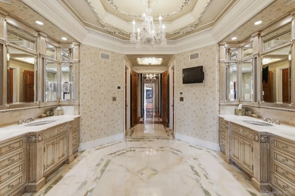 1 Applewood Estate Upper Brookville, NY 11545