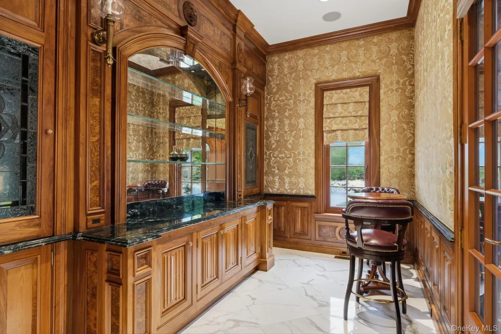 1 Applewood Estate Upper Brookville, NY 11545