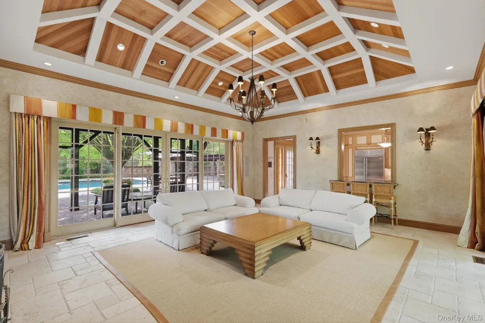 1 Applewood Estate Upper Brookville, NY 11545