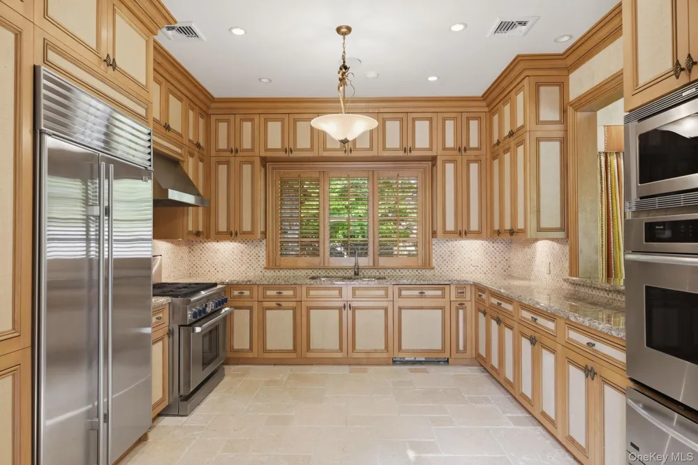 1 Applewood Estate Upper Brookville, NY 11545