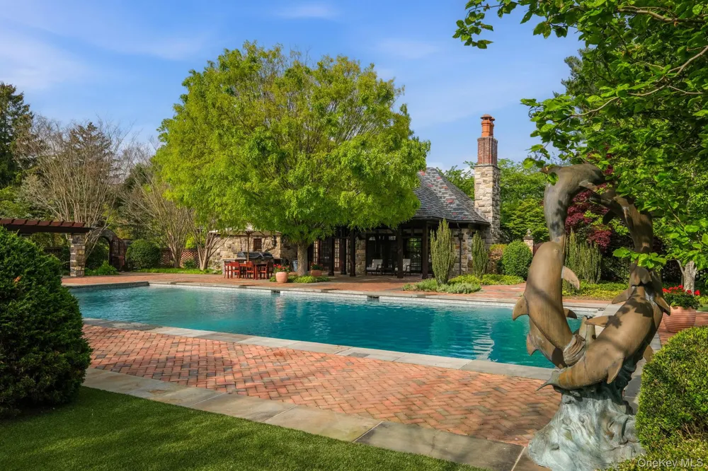 1 Applewood Estate Upper Brookville, NY 11545