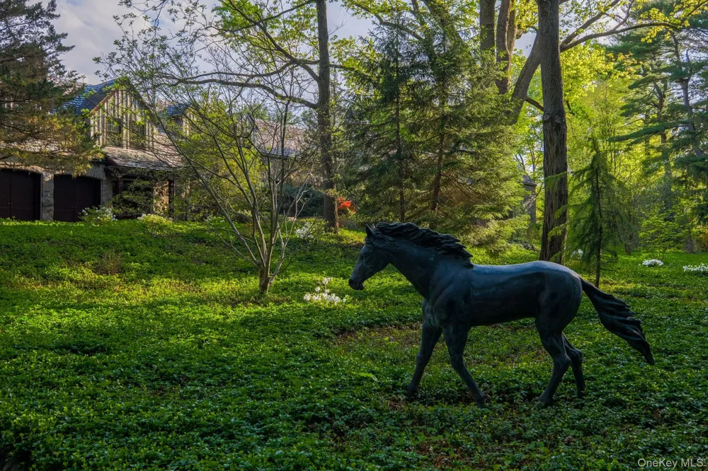 1 Applewood Estate Upper Brookville, NY 11545