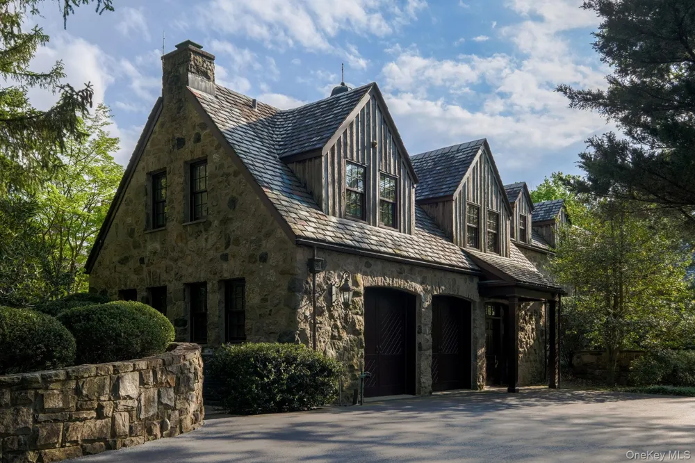 1 Applewood Estate Upper Brookville, NY 11545