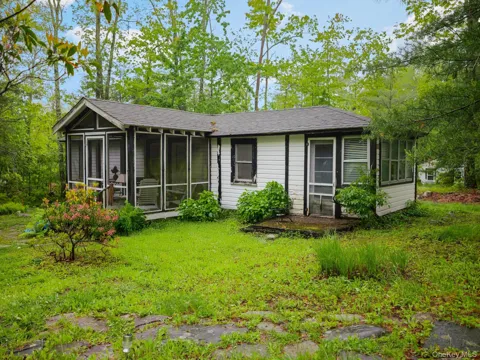 13 Sycamore Trail