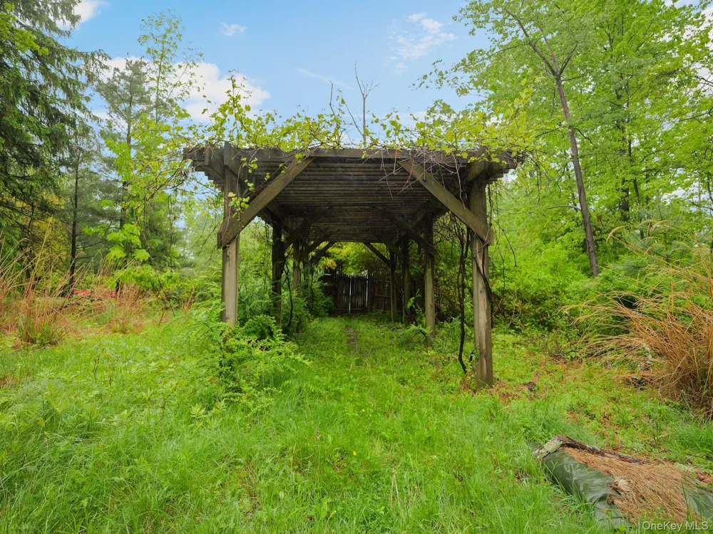 13 Sycamore Trail Wurtsboro, NY 12790