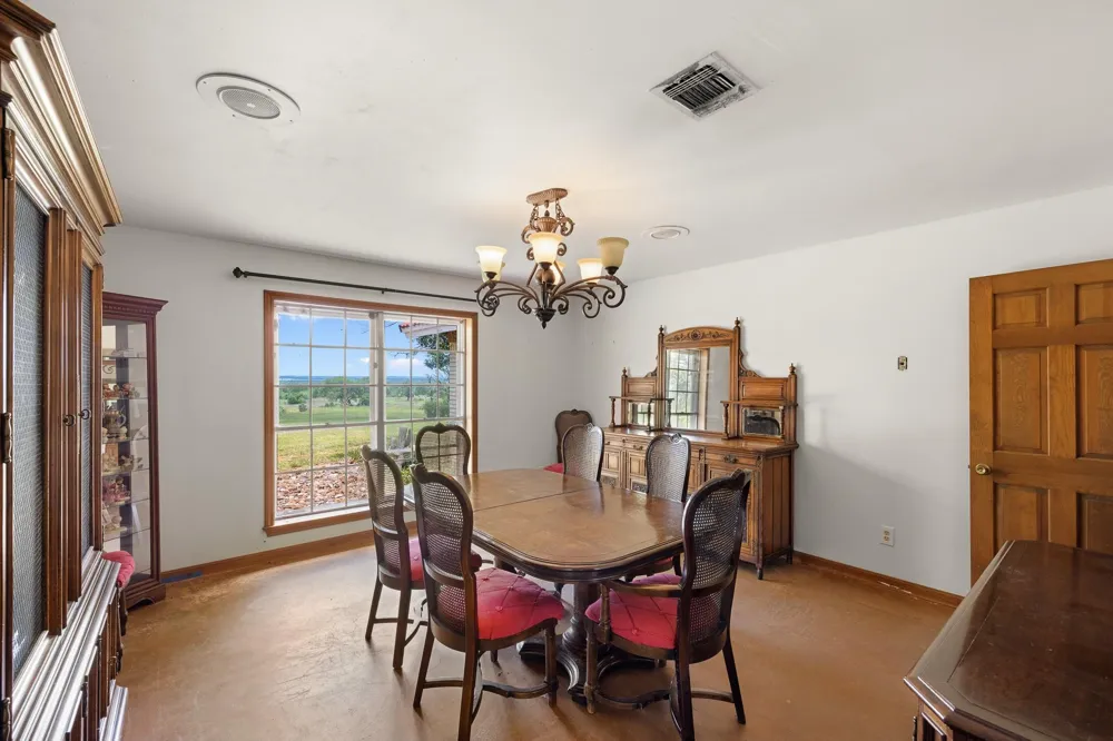2513 S Fm 1291 Fayetteville, TX 78940