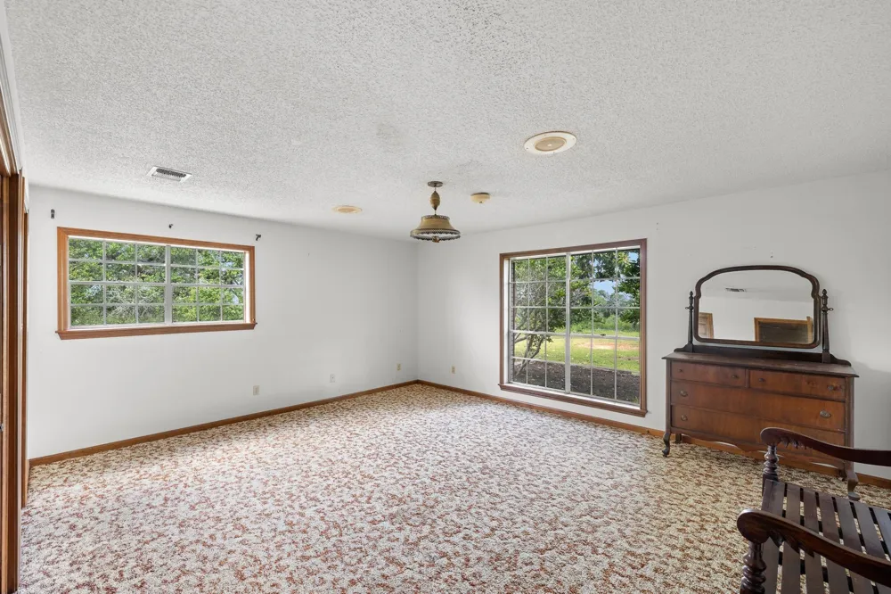 2513 S Fm 1291 Fayetteville, TX 78940