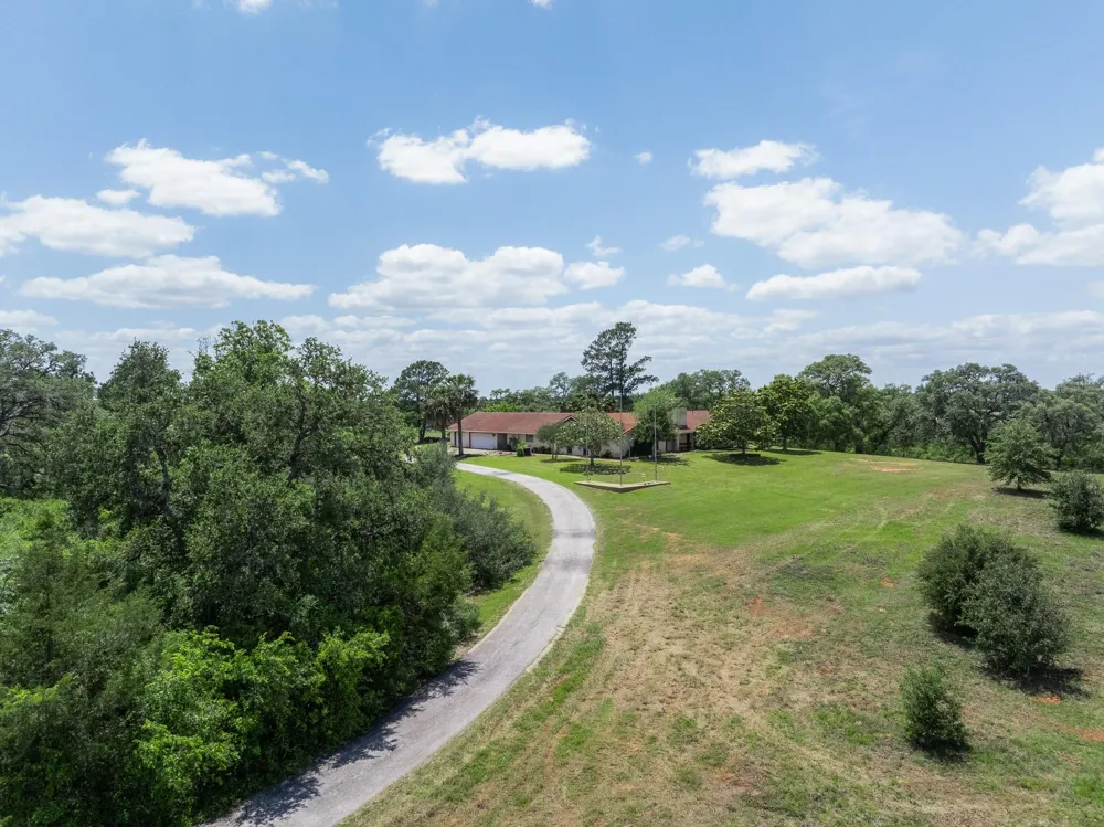 2513 S Fm 1291 Fayetteville, TX 78940