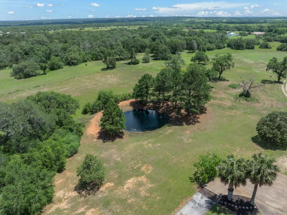 2513 S Fm 1291 Fayetteville, TX 78940