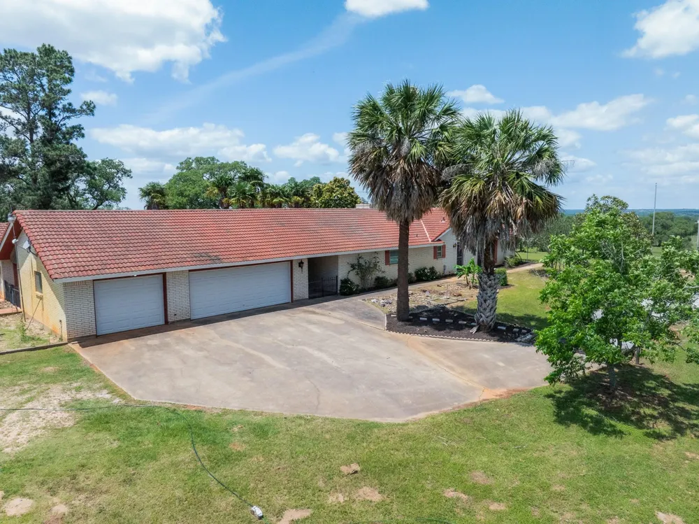 2513 S Fm 1291 Fayetteville, TX 78940