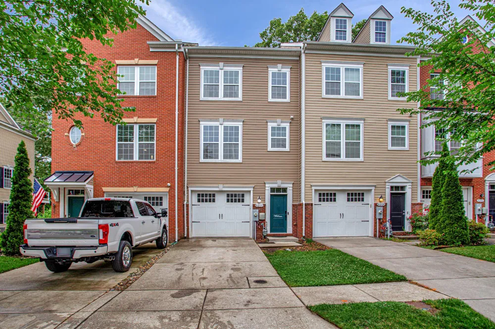 8210 WHITE STAR XING Pasadena, MD 21122