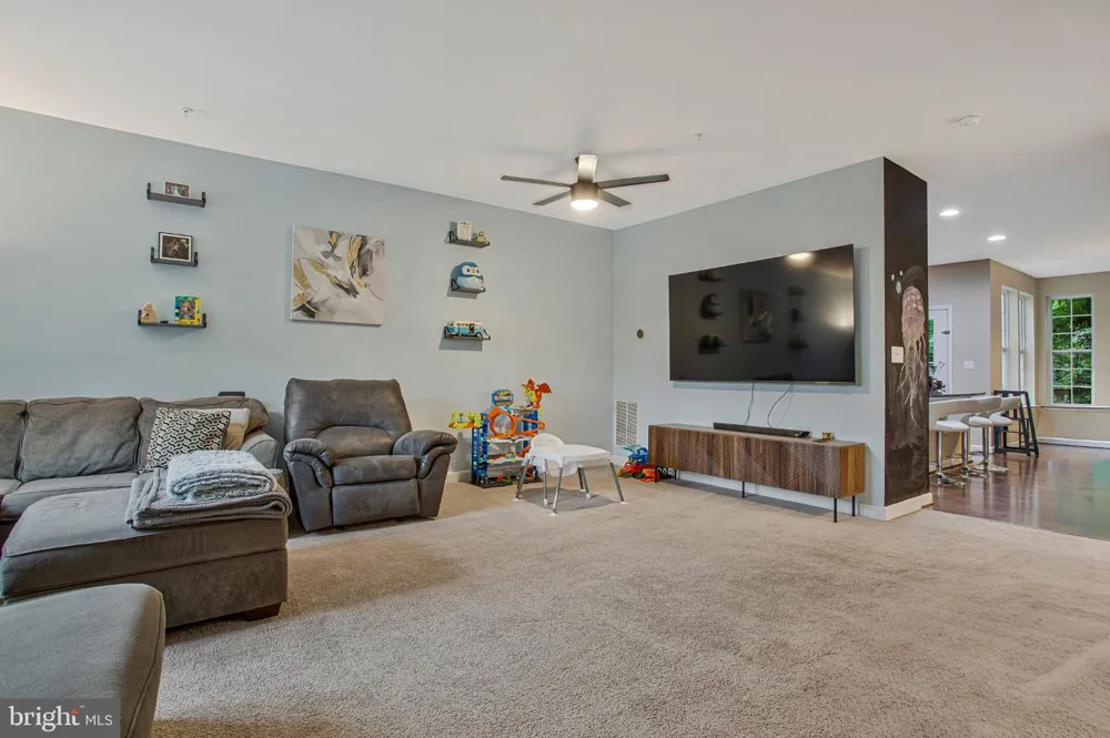 8210 WHITE STAR XING Pasadena, MD 21122